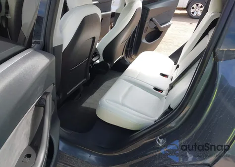 2022 Tesla Model Y Long Range Dual Motor All-Wheel Drive z USA, uszkodzony, nr VIN 7SAYGDEE5NF534259